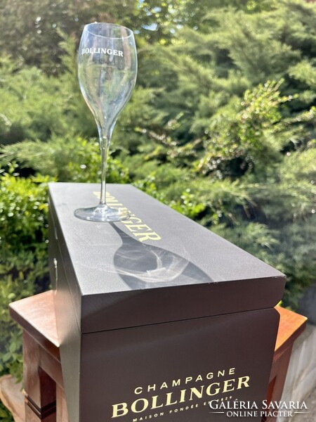 CHAMPAGNE CLUB - Bollinger Magnum Fadobozos Ajándékszett 8 db Pezsgőkóstoló Pohárral (16 cl)