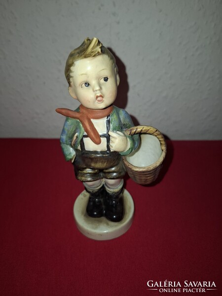 Antik Hummel /Goebel figura - Falusi fiú- TMK-2  Kosaras fiú 1950-55 hibátlan állapotban eladó