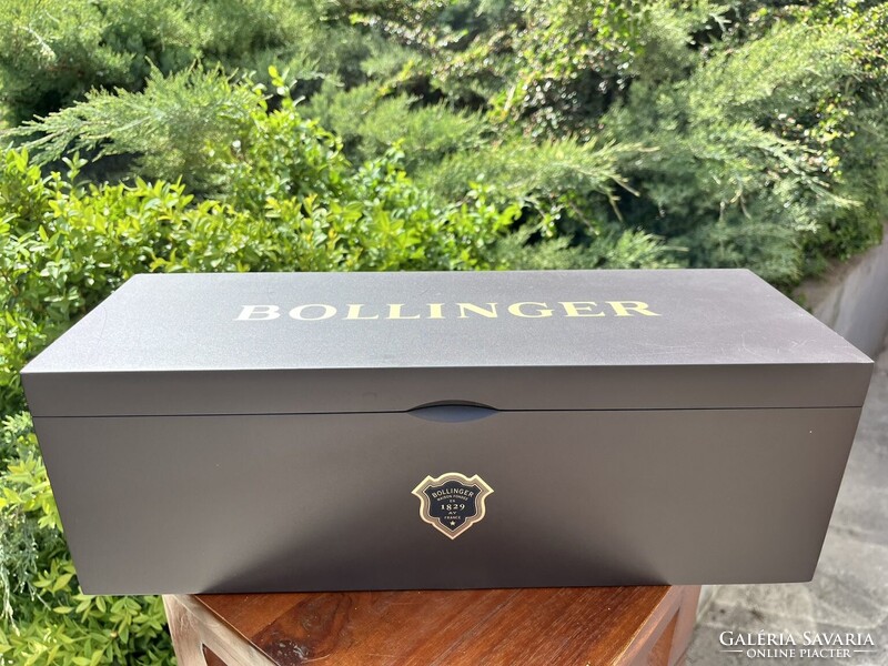 CHAMPAGNE CLUB - Bollinger Magnum Fadobozos Ajándékszett 8 db Pezsgőkóstoló Pohárral (16 cl)