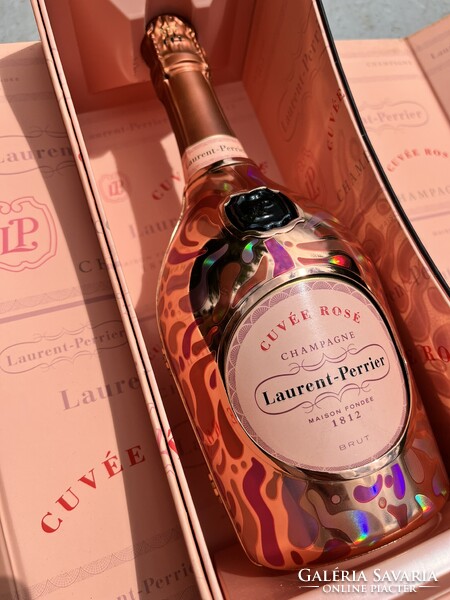 CHAMPAGNE CLUB - 2 db Laurent-Perrier Cuvée Rosé „Petal Dress” – Mágneszáras Díszdobozokban