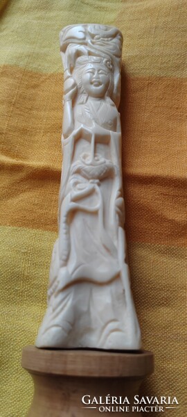 Csont szobor 14+5cm