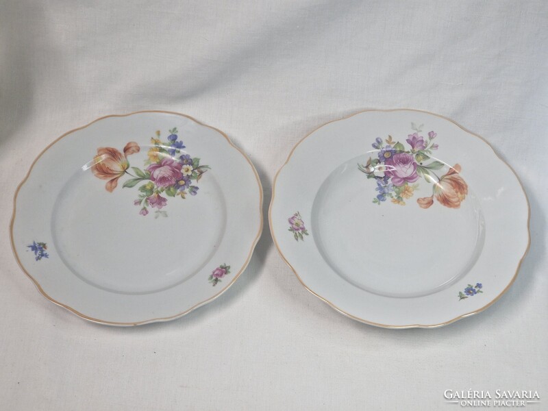 Régi Zsolnay virág csokor mintás porcelán mély és lapos tányér hibátlanok együtt eladók 24 cm.