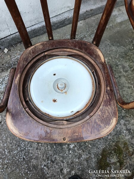 Bécsi Thonet Karosszék -szobai toalett