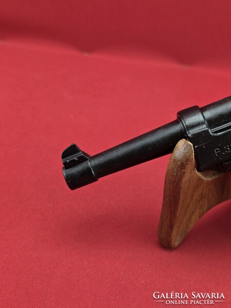 II. világháborús német Walther P38 mintájára készült díszfegyver