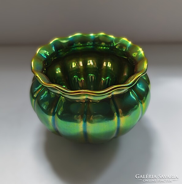 Zsolnay Eosin Gerezdes Vase, 1920–1940 – Shield Mark, Perfect Condition, 14 × 10 cm