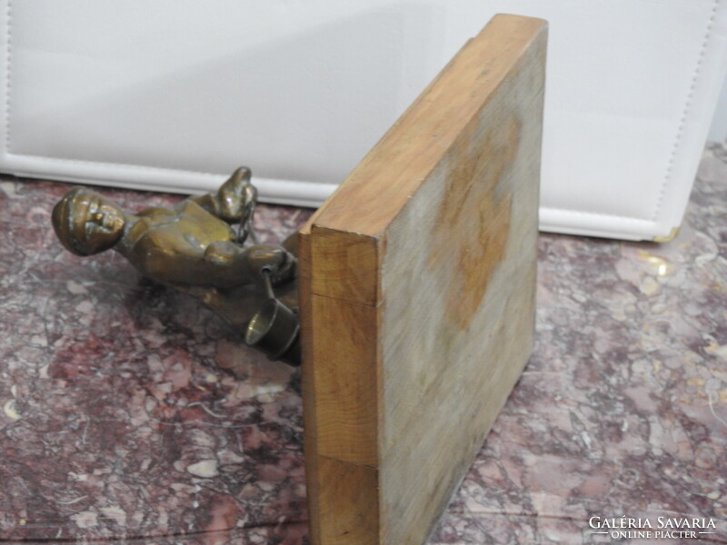 Szocialista Realizmus - Öntő munkás - Bronz öntvény, fa talapzaton. 21 cm