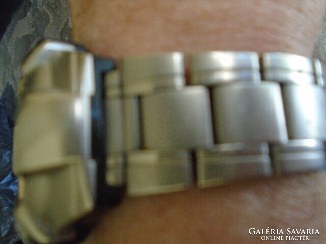 Casio edifine  Illuminator  vintage férfi karóra! KIS HIBÁJA VAN !!!! SZÍJ ÁR ALATT KINÁLOM.