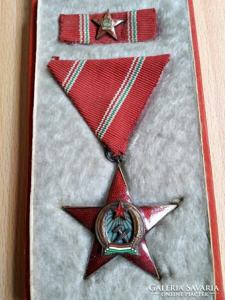 Magyar Népköztársaság Érdemrend, 1949, dobozzal, miniatűrrel. Szép állapotban.