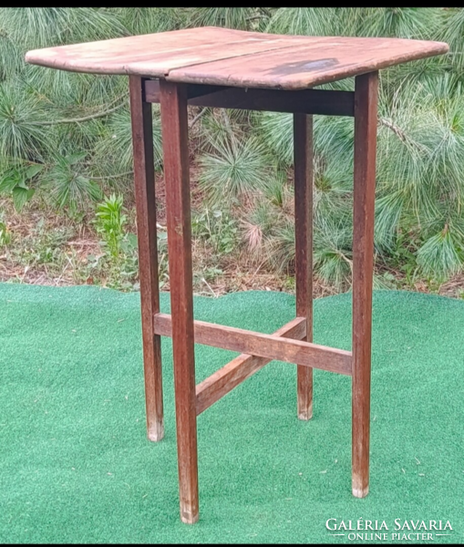 Thonet jellegű ,összecsukható ,tömör bükkfa szervízasztal  1910-20. évekből