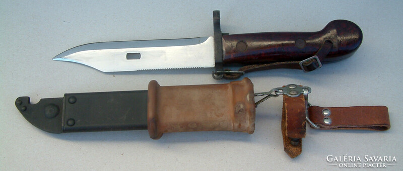 AK-47 bajonett, csatlékkal