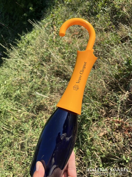 CHAMPAGNE CLUB - Veuve Clicquot Esernyőnyelű Pezsgőzáró – Frissen Tartó Palackzáró