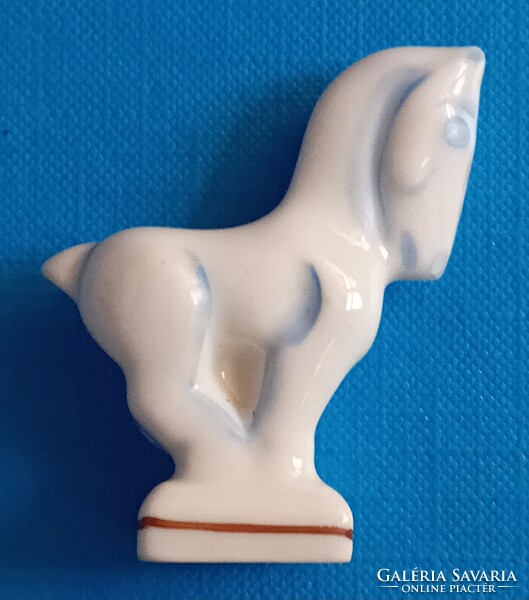 Herendi sakkfigura , huszár  ( ló ) koronás márkajellel