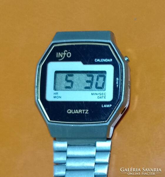 GYüjteményeimből ELADÓAK 3 db Retro Quartz órák, a 60-70-es évekből  !Mind müködik !