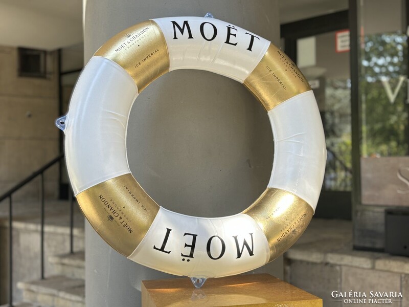 CHAMPAGNE CLUB - Moët & Chandon ICE IMPÉRIAL felfújható úszógyűrű – medence- és yacht kiegészítő