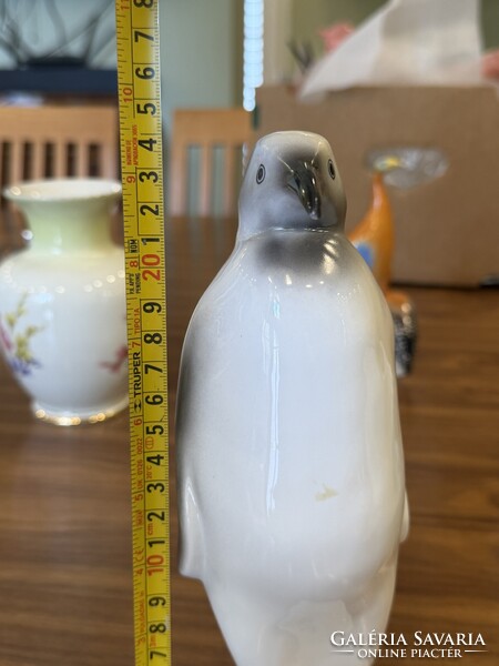 Nagy méretű Hollóházi porcelán pingvin figura 101-01