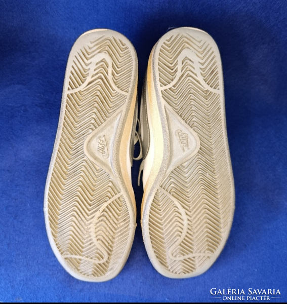 Vietnámba készült Nike Court Majestic bőr ( klasszikus, teniszcipő inspirálta utcai modell) 40 méret