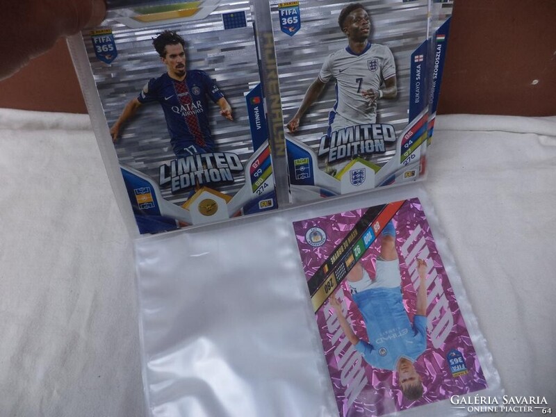Fifa 365 Adrenalyn XXL 2026 album 13 kártyával (7121)