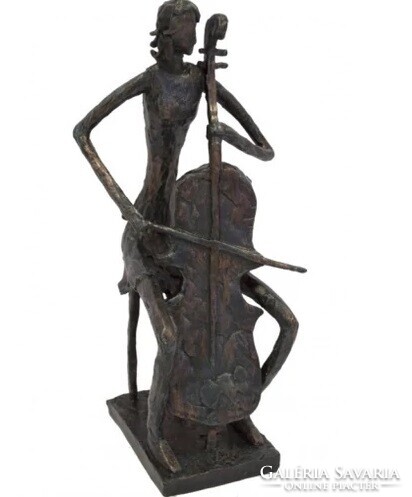 Csellós lány- 36 cm, poliresin, bronzírozott