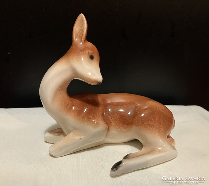 Retró porcelán őzike / gida figura vörös gyári pecséttel (11 cm)