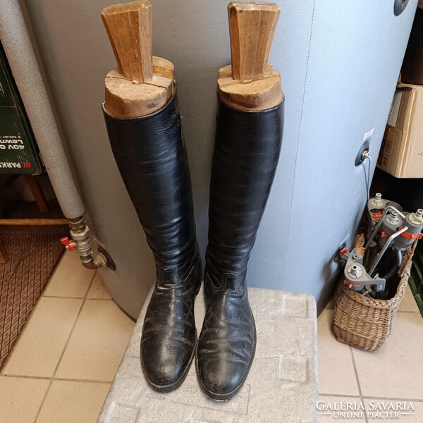 Vintage Knee-High Leather Boot Form