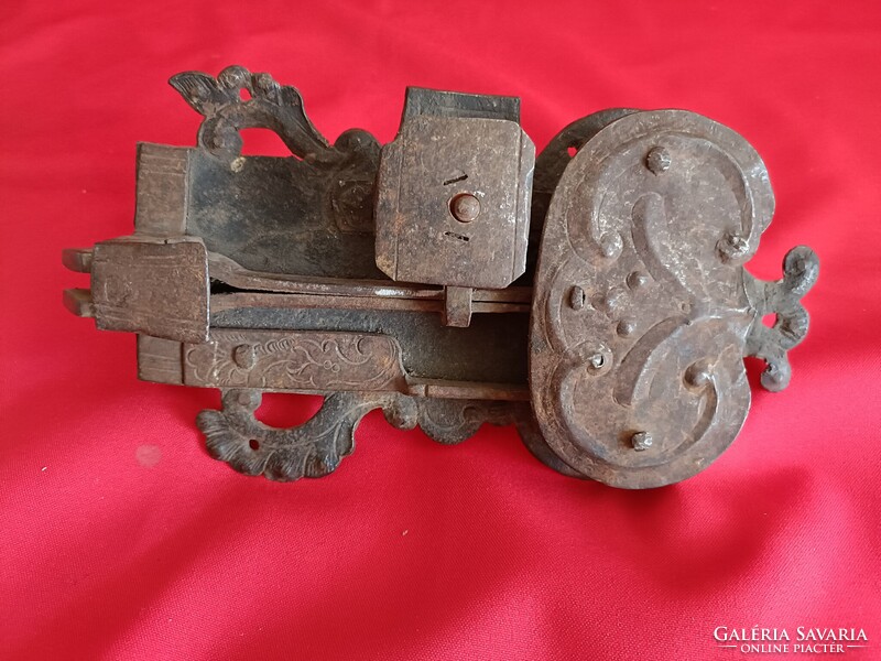 17th Century End 18th Century Beginning Chest Lock!