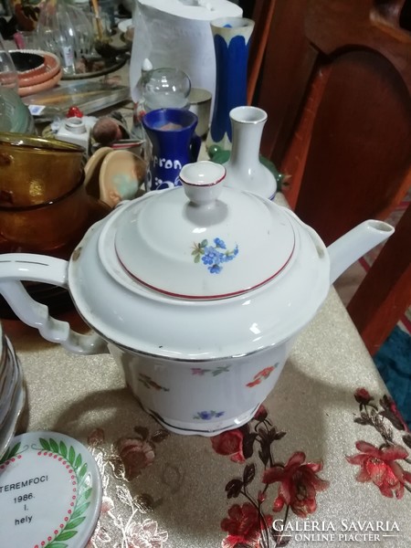 Zsolnay porcelán teás kiöntő 33.a képeken látható állapotban
