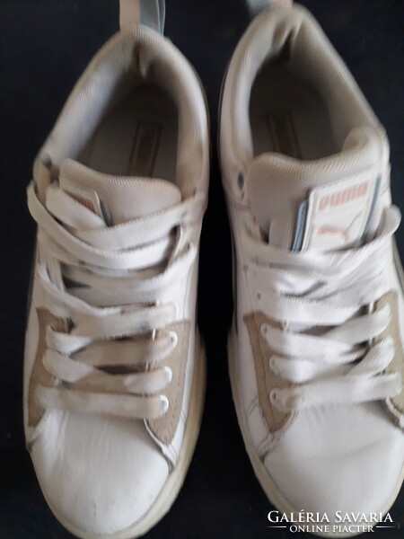 Puma fehér fűzős 7 soros betétes sport cipő 37,5 Bth: 24 cm.