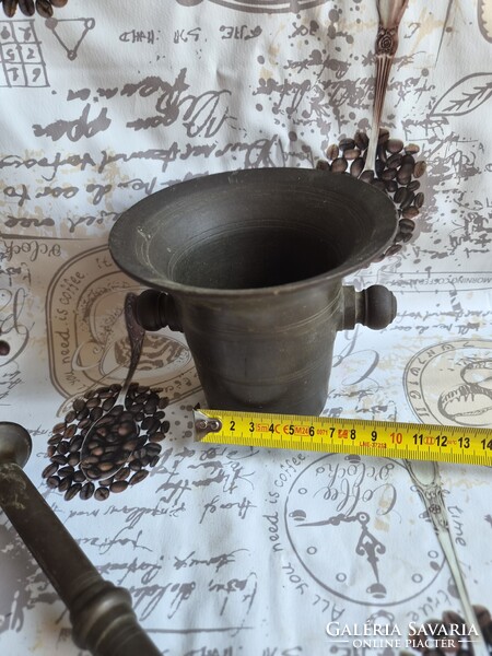 Antik sárgaréz / bronz mozsár eredeti törővel (12 cm)