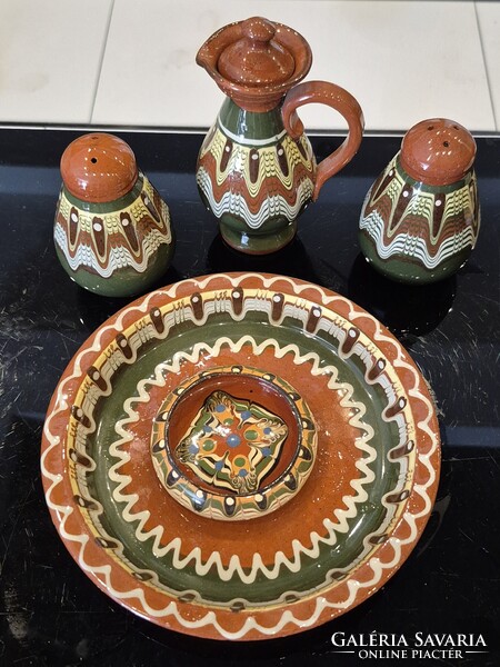 Kerámia tárgyak egyben