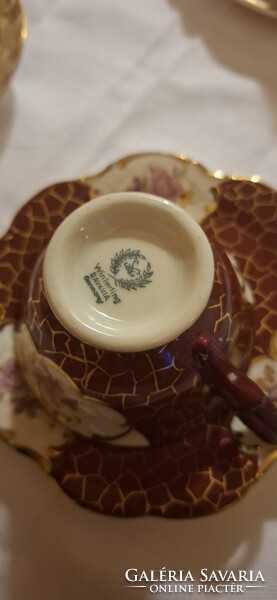 Royal Cauldon márkájú, Victoria mintás, finomcsont-porcelán (bone china) teáscsésze és alj, gazdag v