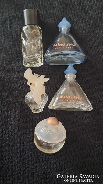Vintage mini parfümök és üres üvegek
