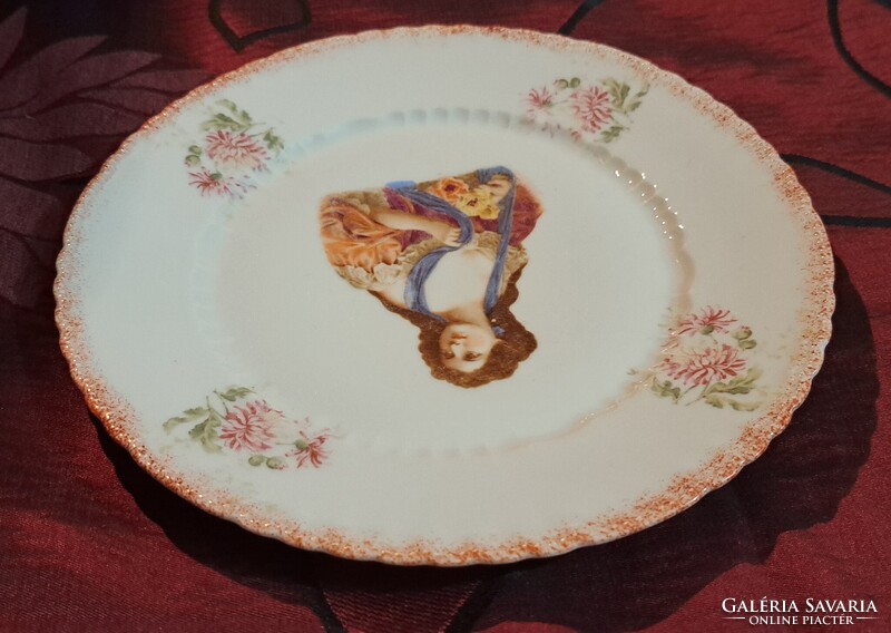 Antik dámás porcelán tányér, hölgy díszítésű falitányér pár (M6484)