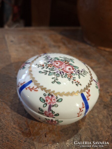 ANTIK EREDETI SEVRES KÉZZEL FESTETT PORCELÁN DOBOZ