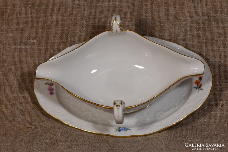 Meissen porcelán mártásos tál alátéttel Sauciere Blumen relief virágfestés Németország 1930