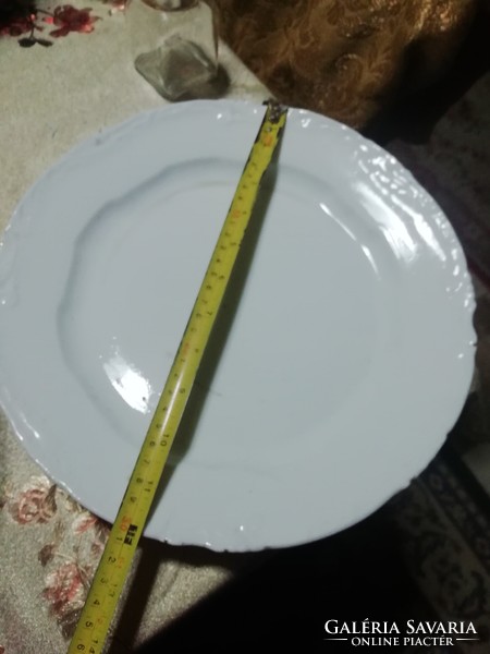 Porcelán kínáló 23.A képeken látható állapotban van.Több száz Aukció és Akció