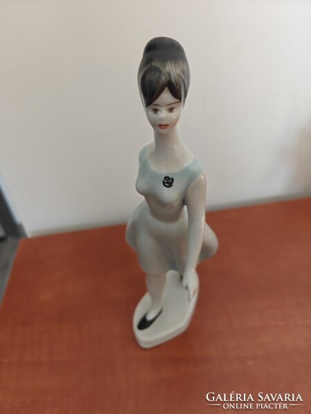 Ritka retró Hollóházi "Sétáló nő" / Manöken porcelán szobor (Káldor Aurél)