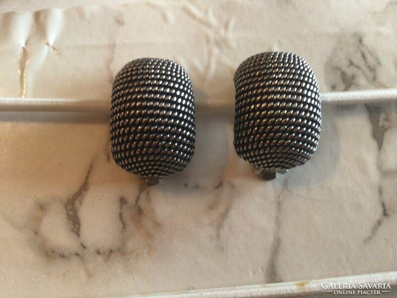 Silver-colored special Art Deco clip
