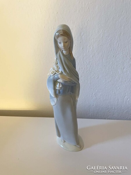 Lladró porcelán figura, Lány kálával.