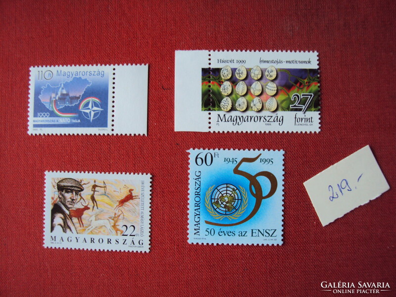 Magyar postatiszta bélyegek blokkok névértéken eladók-Sz-12
