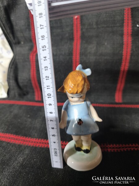 Retro bodrogkeresztúri kerámia katicás kislány figura (hibátlan / korának megfelelő állapotban)