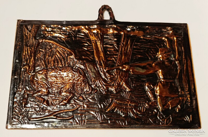 Brass relief hunting picture in very good condition