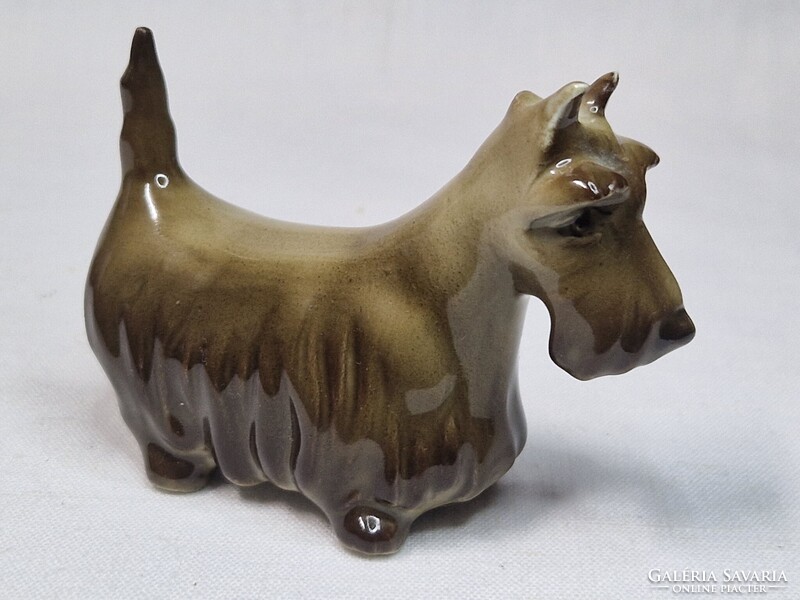 Ritka Őry Ferenc tervezte Zsolnay skót terrier kutya porcelán figura hibátlan állapotban 6 cm. magas