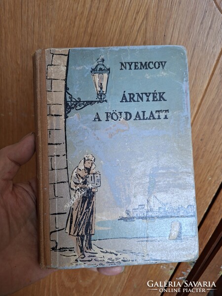 1954- RITKA RETRÓ  ŐS SCI-FI -NYEMOV: ÁRNYÉK A FÖLD ALATT  első kiadás-- IFJÚSÁGI K-K-