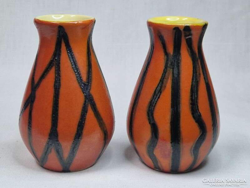 Tófej artisanal small ceramic vases in perfect condition, sold together, 10 cm tall