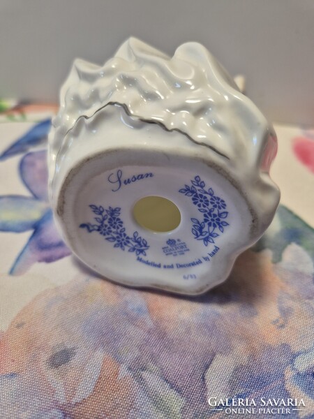 Coalport minőségi Angol porcelán - gyönyörű hölgy virágkosárral