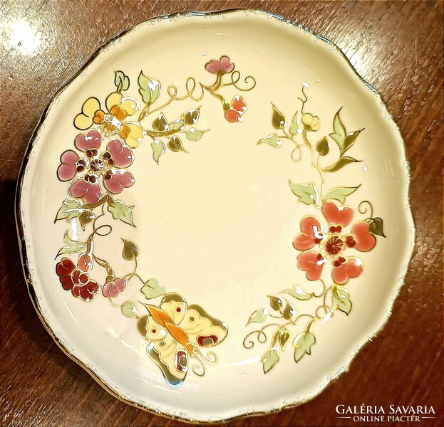 Zsolnay Jubileum 150 – aranyozott, virágos-pillangós porcelán dísztálka, 12 cm