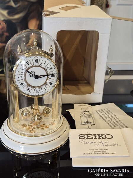 Seiko asztali óra papírjaival
