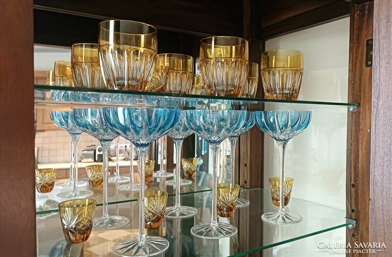AJKA KRISTÁLY EXKLUZÍV KOLLEKCIÓ – FABERGÉ / WILLIAM YEOWARD – HIBÁTLAN