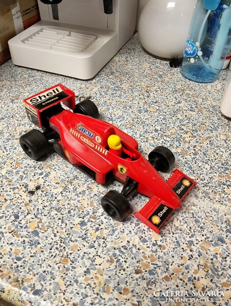 Retró Ferrari F1 lendkerekes autó