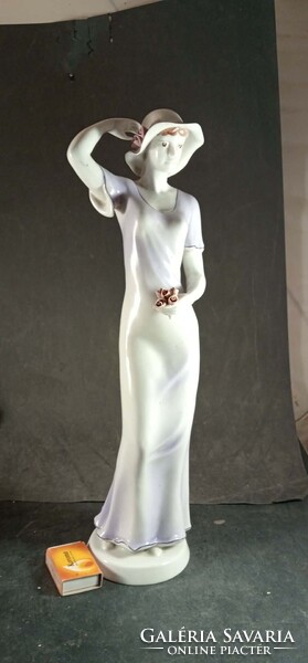 Hollóházi art deco lila ruhás nő 228